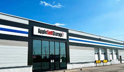 Storage Units at Apple self Storage - Bradford - 19877 Bathurst Street Holland Landing ON